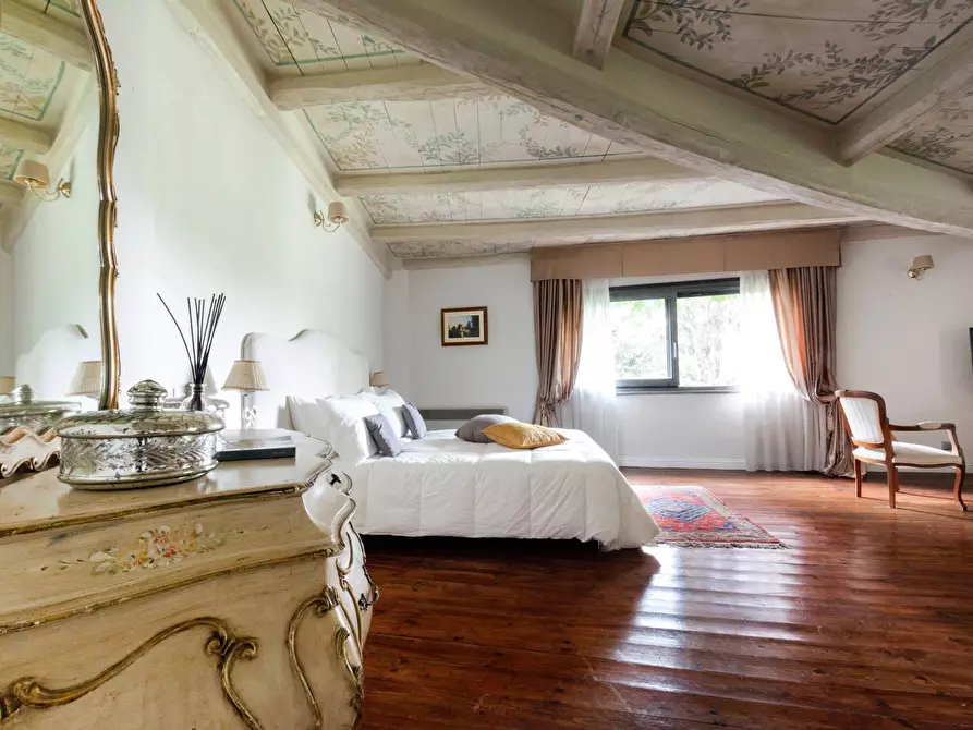 Immagine 57 di Villa in affitto  in Via Dei Due Ponti a Roma