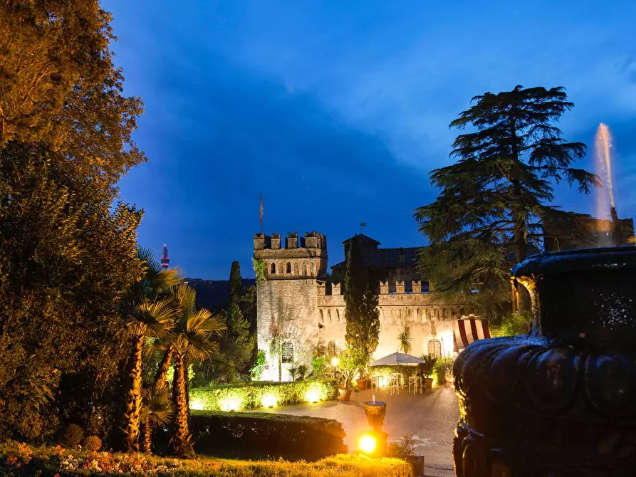 Immagine 20 di Villa in affitto  in Via Dei Due Ponti a Roma