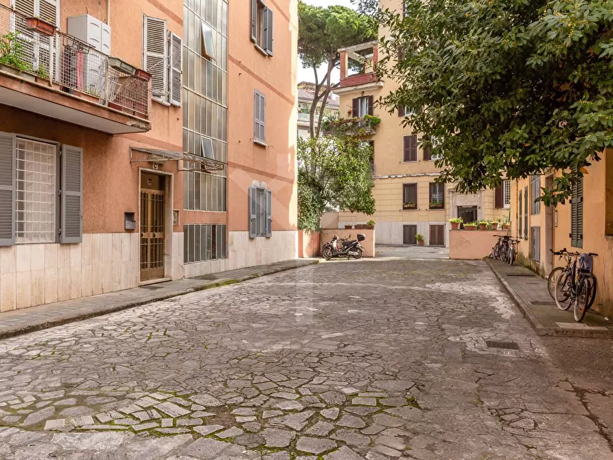Immagine 22 di Appartamento in affitto  in Via Ippolito Pindemonte a Roma