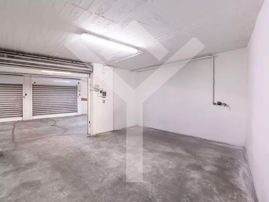 Immagine 3 di Box auto in vendita  in Via Di San Filippo Martire a Roma