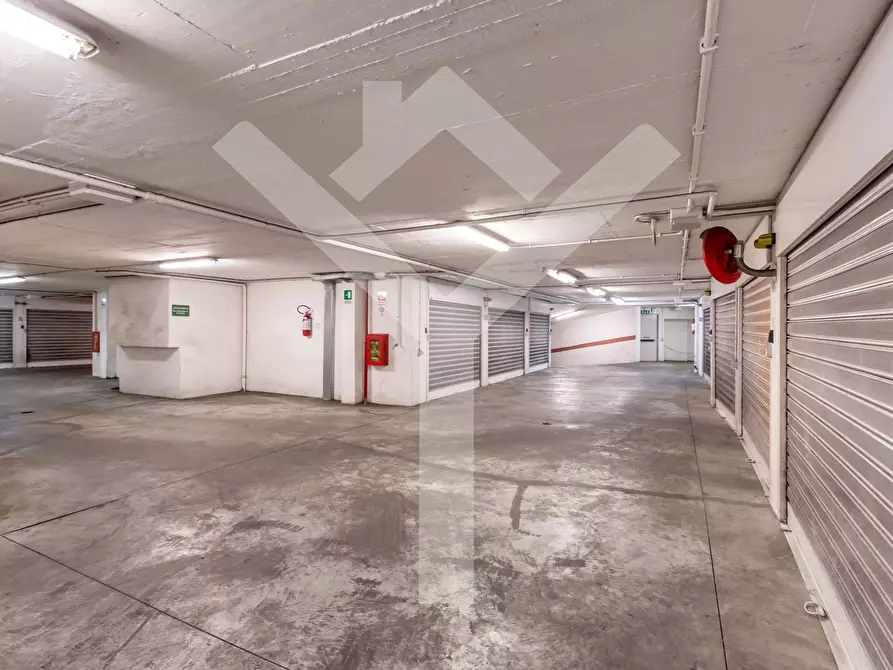 Immagine 10 di Box auto in vendita  in Via Di San Filippo Martire a Roma