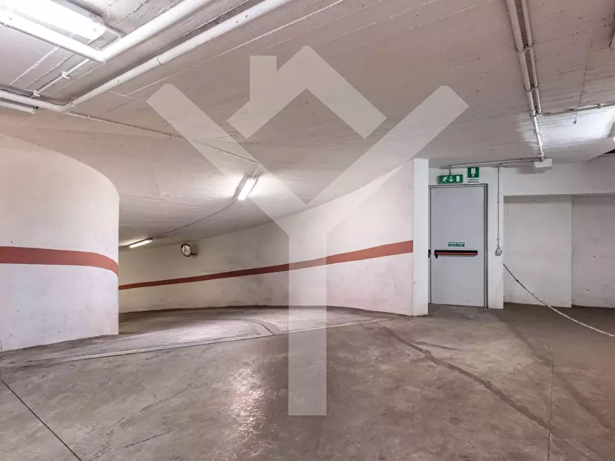 Immagine 11 di Box auto in vendita  in Via Di San Filippo Martire a Roma