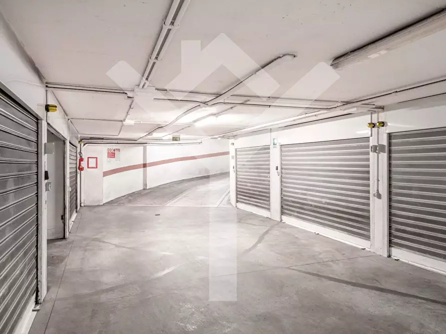 Immagine 12 di Box auto in vendita  in Via Di San Filippo Martire a Roma