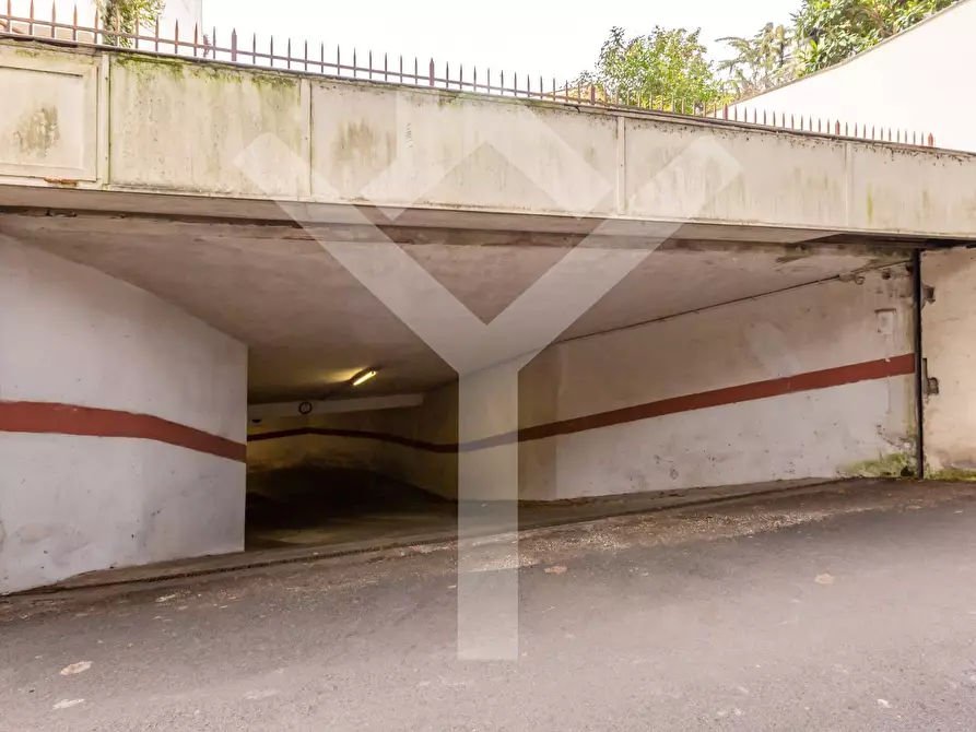 Immagine 16 di Box auto in vendita  in Via Di San Filippo Martire a Roma