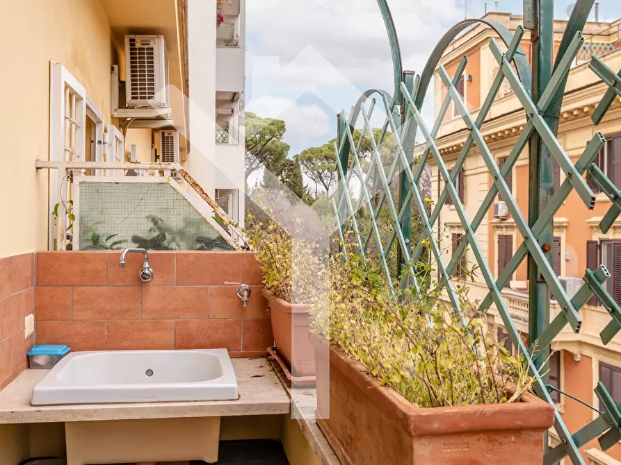 Immagine 24 di Attico in affitto  in Via Umberto Biancamano a Roma