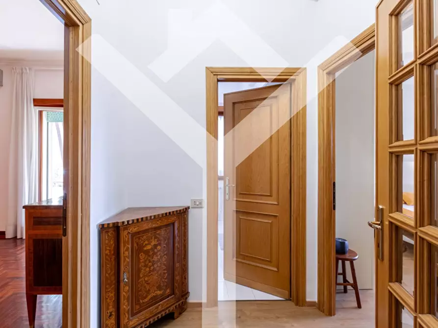 Immagine 25 di Appartamento in affitto  in Via Girolamo Dandini a Roma