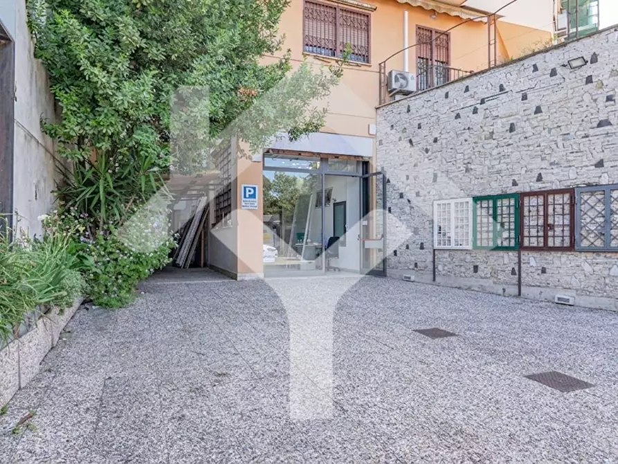 Immagine 14 di Locale commerciale in vendita  in Via Trionfale a Roma