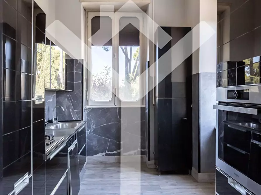 Immagine 13 di Appartamento in vendita  in Via Flaminia 1009 a Roma