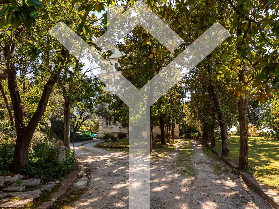 Immagine 42 di Appartamento in vendita  in Via Flaminia 1009 a Roma