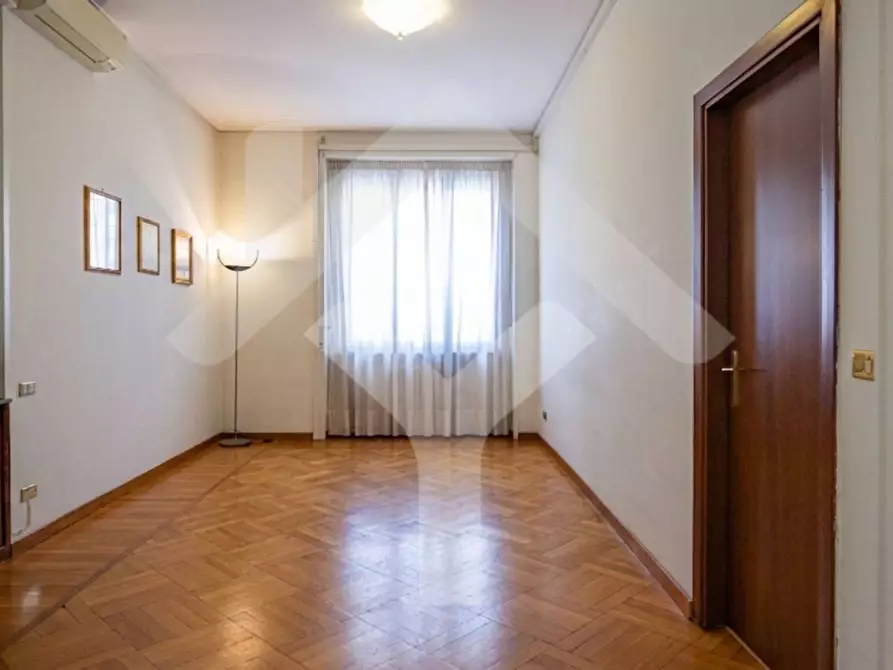 Immagine 8 di Appartamento in vendita  in Viale Bruno Buozzi a Roma
