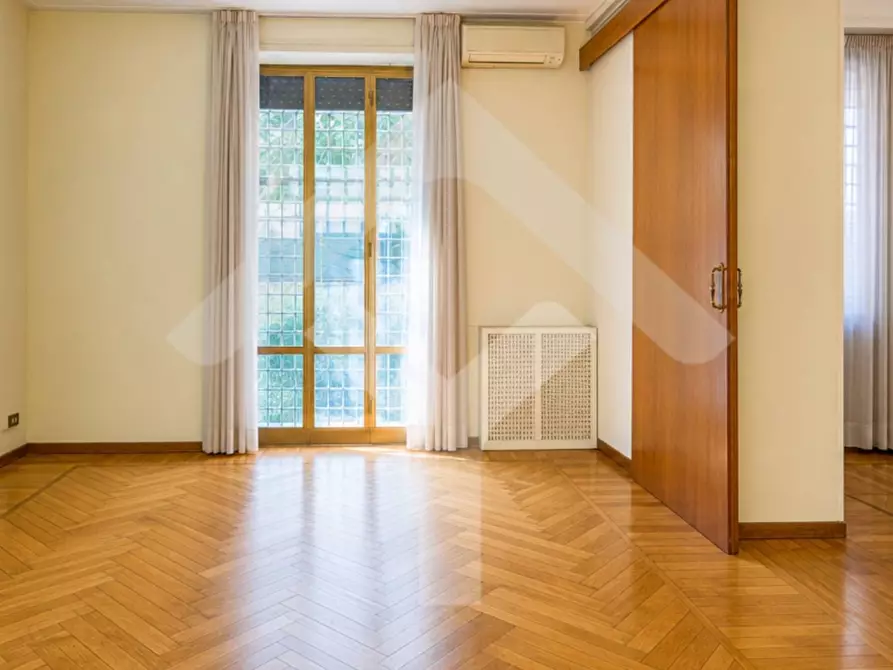 Immagine 7 di Appartamento in vendita  in Viale Bruno Buozzi a Roma