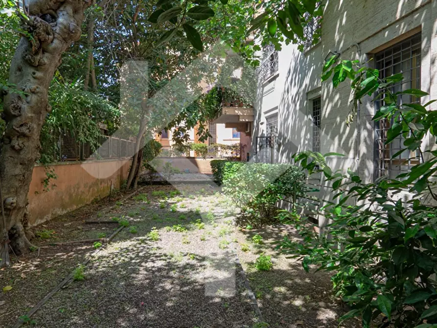 Immagine 3 di Appartamento in vendita  in Viale Bruno Buozzi a Roma