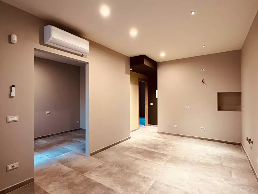 Immagine 2 di Villa in affitto  in Via Pomarico a Roma