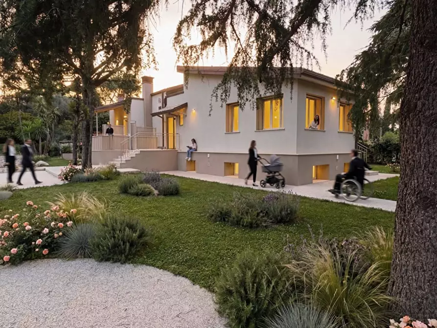 Immagine 19 di Villa in affitto  in Via Pomarico a Roma