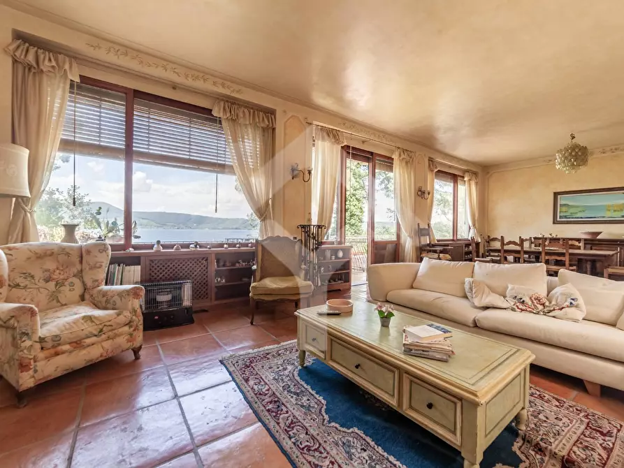Immagine 6 di Villa in vendita  in Strada provinciale 39 Valle di Vico a Ronciglione