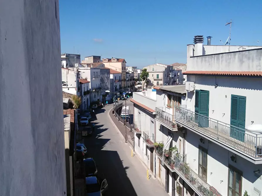 Immagine 11 di Appartamento in vendita  in Via Umberto I° 47 a Cagnano Varano