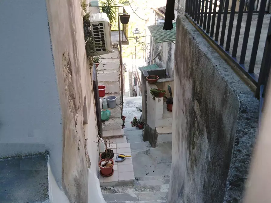 Immagine 2 di Appartamento in vendita  in Via Raspone 10 a Vico Del Gargano