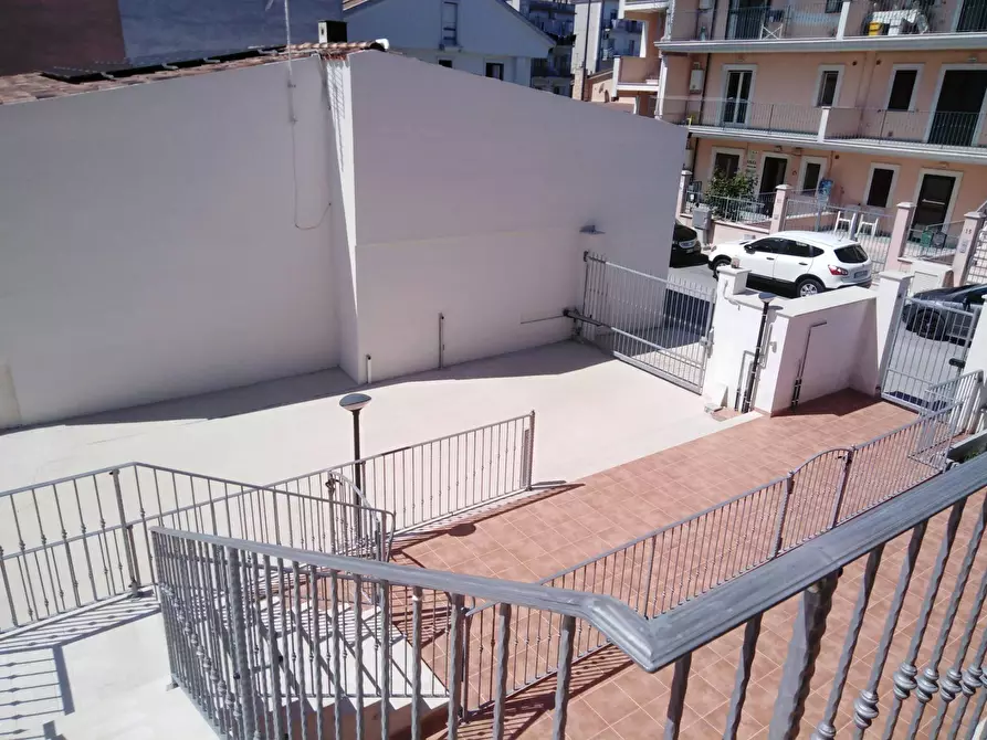 Immagine 1 di Appartamento in vendita  in Via Giuseppe DEL VISCIO SNC a Cagnano Varano