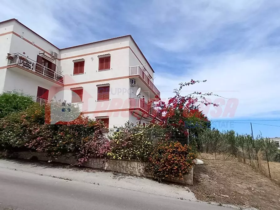 Immagine 3 di Appartamento in vendita  in Via Santa MEnna 32 a Vico Del Gargano