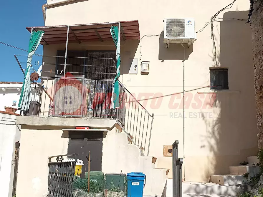 Immagine 2 di Casa indipendente in vendita  in Via MICINO 7 a Vico Del Gargano
