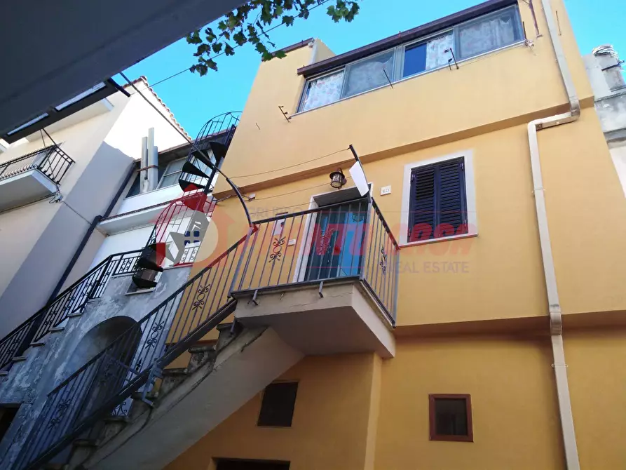 Immagine 3 di Palazzo in vendita  in Via Ventrella 60 a Cagnano Varano