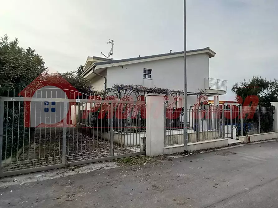 Immagine 1 di Villa in vendita  in Via Reggio Calabria snc a Cagnano Varano