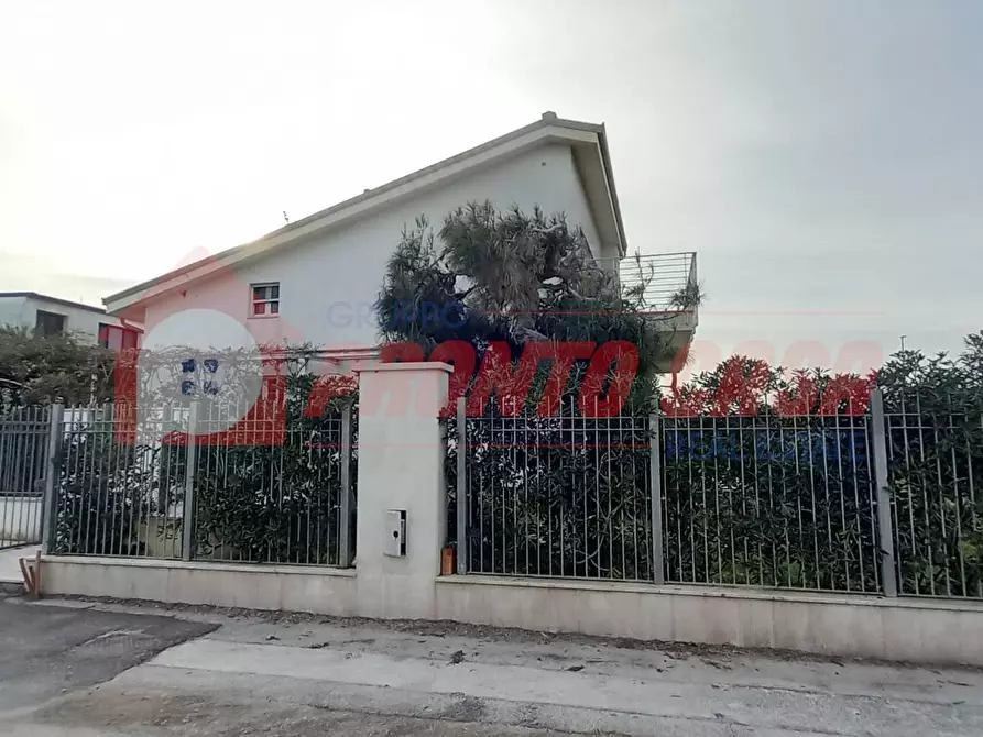 Immagine 2 di Villa in vendita  in Via Reggio Calabria snc a Cagnano Varano