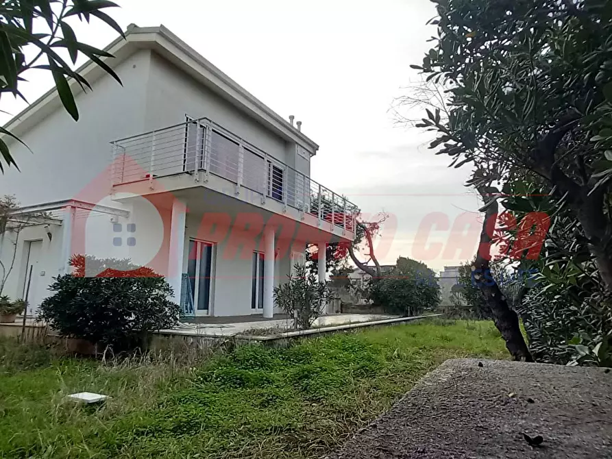 Immagine 3 di Villa in vendita  in Via Reggio Calabria snc a Cagnano Varano