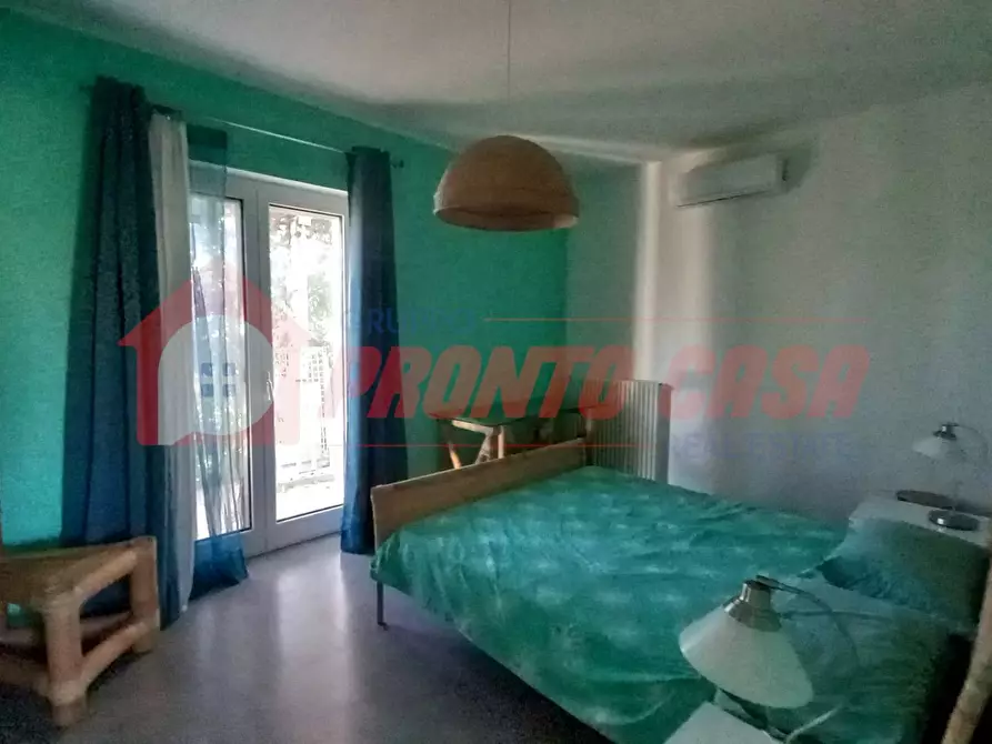 Immagine 12 di Villa in vendita  in Via Reggio Calabria snc a Cagnano Varano