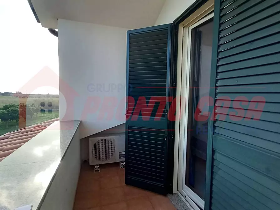 Immagine 21 di Palazzo in vendita  in Località ISOLA VARANO snc a Cagnano Varano