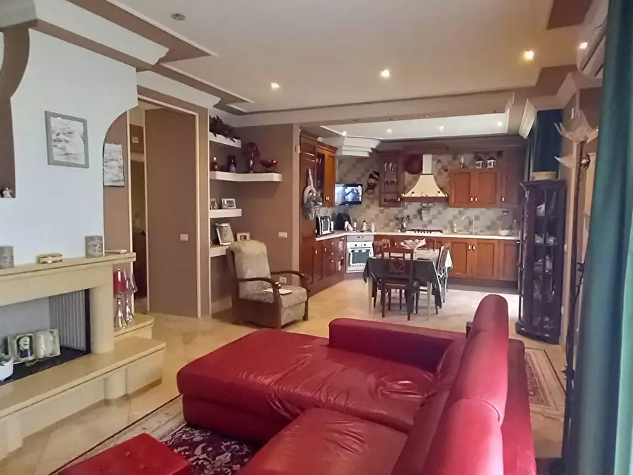 Immagine 4 di Appartamento in vendita  in Via GERMANIA 5 a Vico Del Gargano