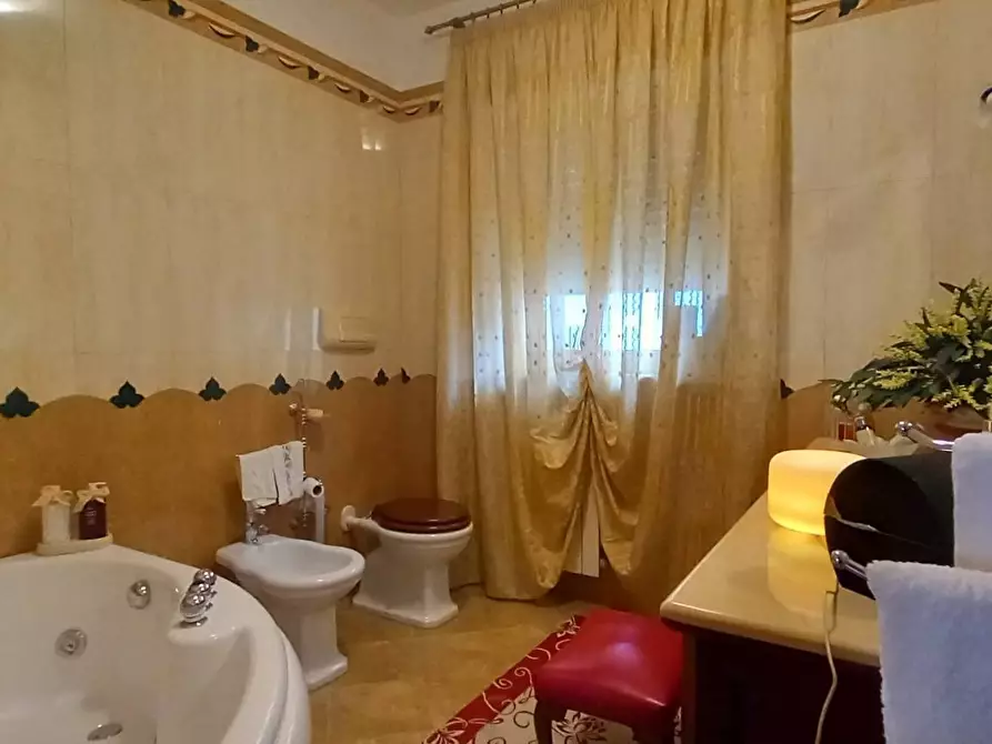 Immagine 7 di Appartamento in vendita  in Via GERMANIA 5 a Vico Del Gargano