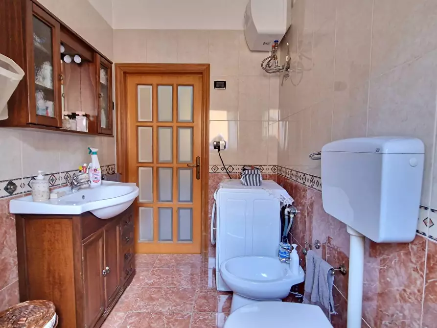 Immagine 11 di Appartamento in vendita  in Via Papa Giovanni XXIII 50 a Sannicandro Garganico