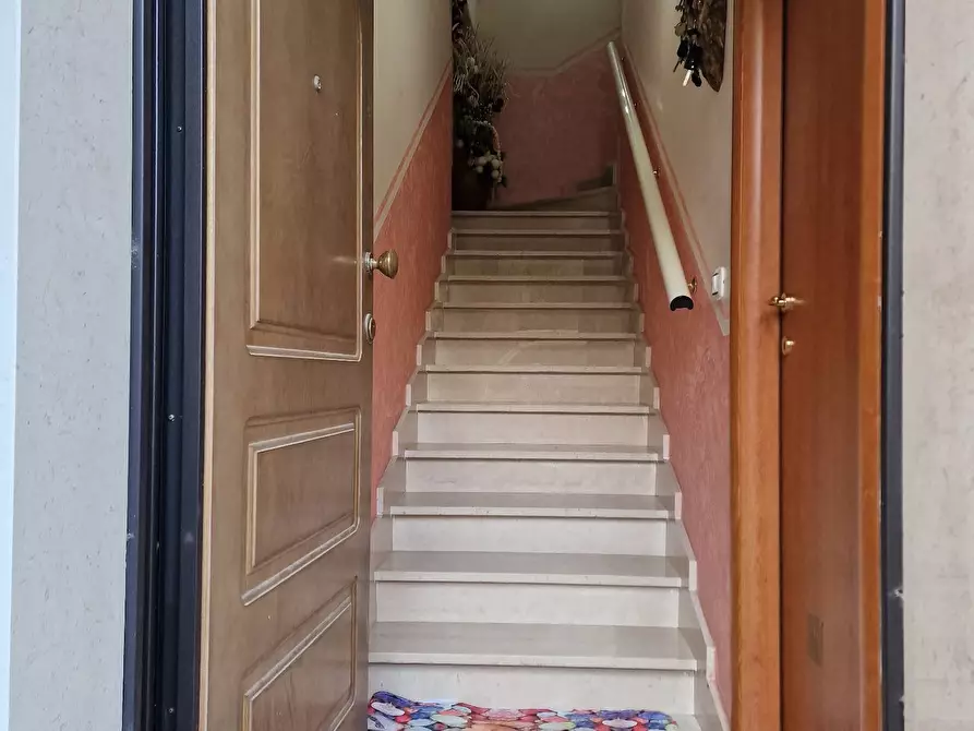 Immagine 3 di Appartamento in vendita  in Via D'EVOLA 3 a Sannicandro Garganico