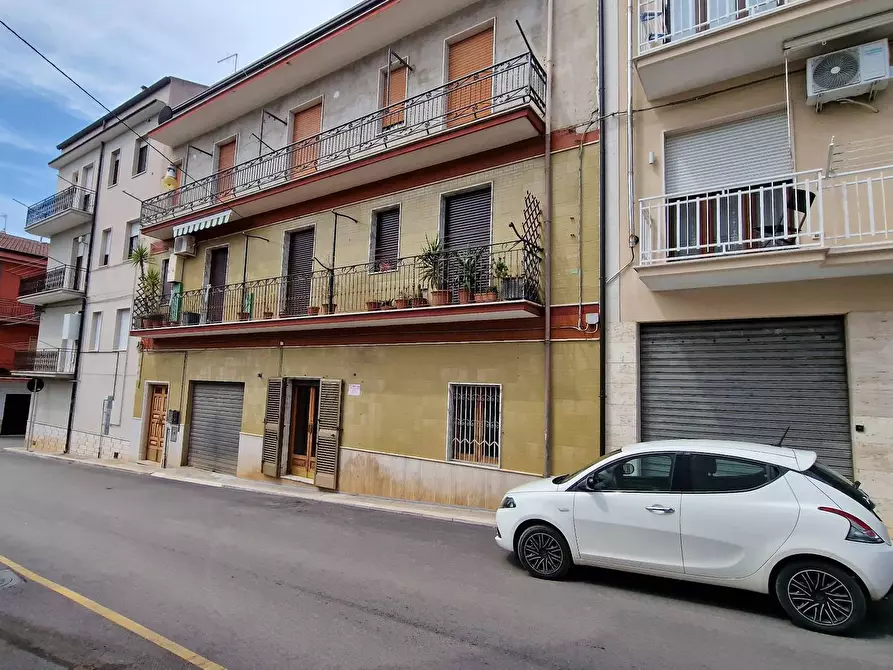 Immagine 2 di Appartamento in vendita  in Via Castiglia Michele 12 a Sannicandro Garganico