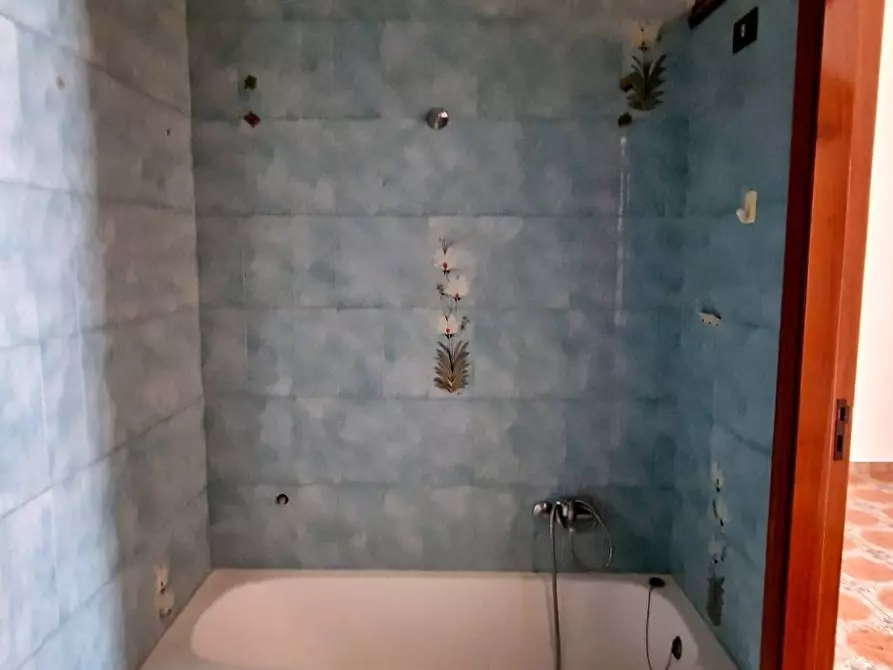 Immagine 17 di Appartamento in vendita  in Via Castiglia Michele 12 a Sannicandro Garganico