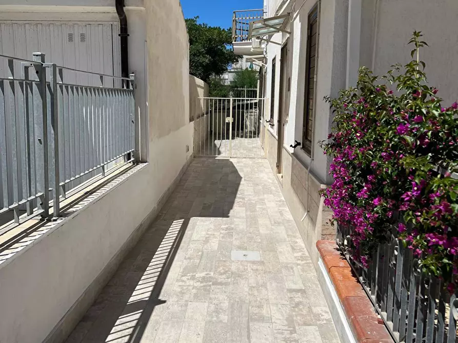 Immagine 2 di Appartamento in vendita  in Via NAPOLI 12 a Cagnano Varano