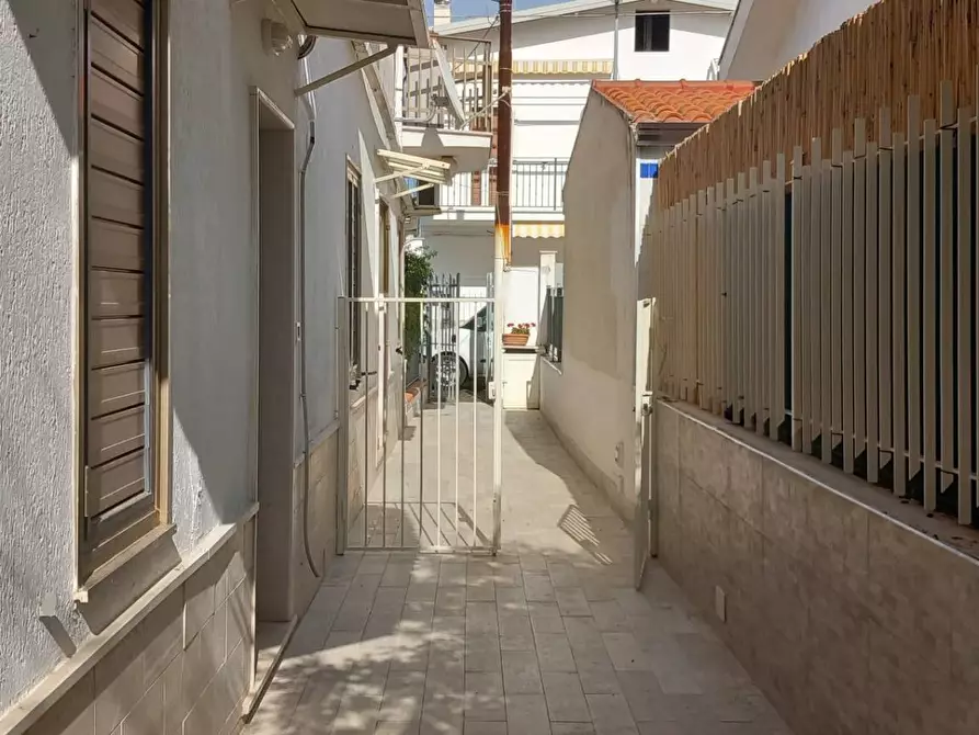 Immagine 4 di Appartamento in vendita  in Via NAPOLI 12 a Cagnano Varano