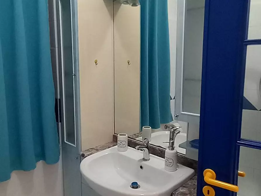 Immagine 22 di Appartamento in vendita  in Via NAPOLI 12 a Cagnano Varano