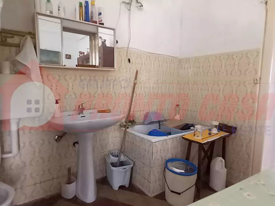 Immagine 11 di Palazzo in vendita  in Corso Madonna del Carmine 107 a Cagnano Varano