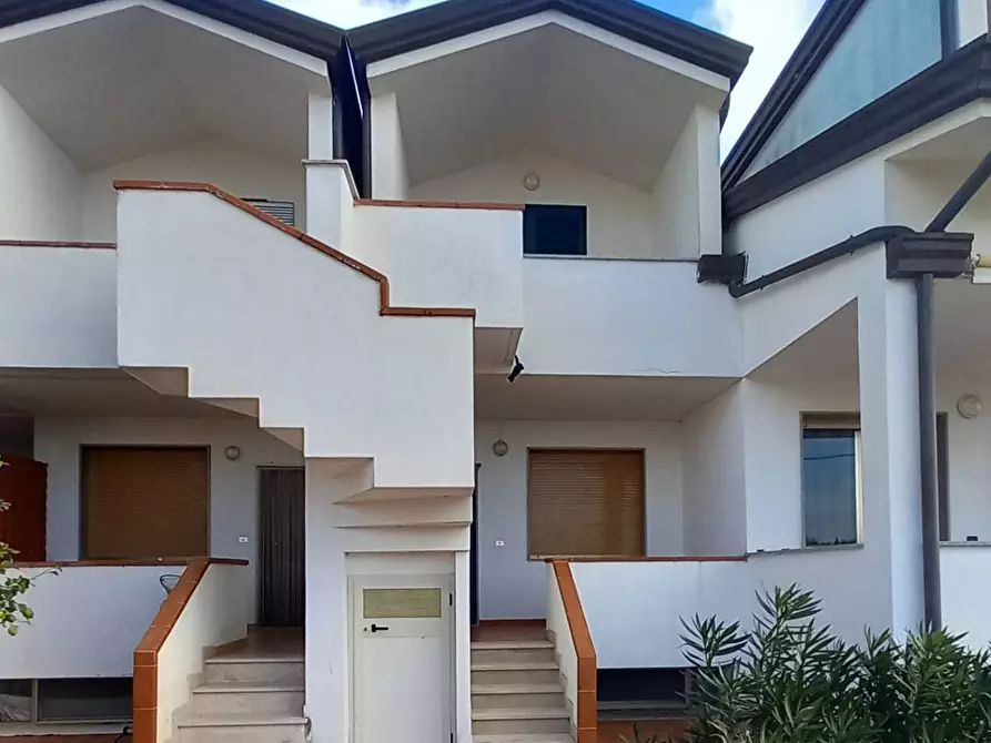 Immagine 3 di Palazzo in vendita  in Località ISOLA VARANO snc a Cagnano Varano