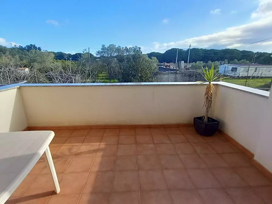 Immagine 4 di Palazzo in vendita  in Località ISOLA VARANO snc a Cagnano Varano