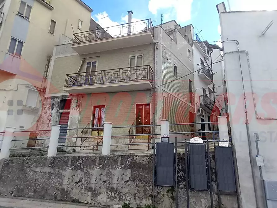 Immagine 2 di Appartamento in vendita  in Via Umberto I° 27 a Cagnano Varano