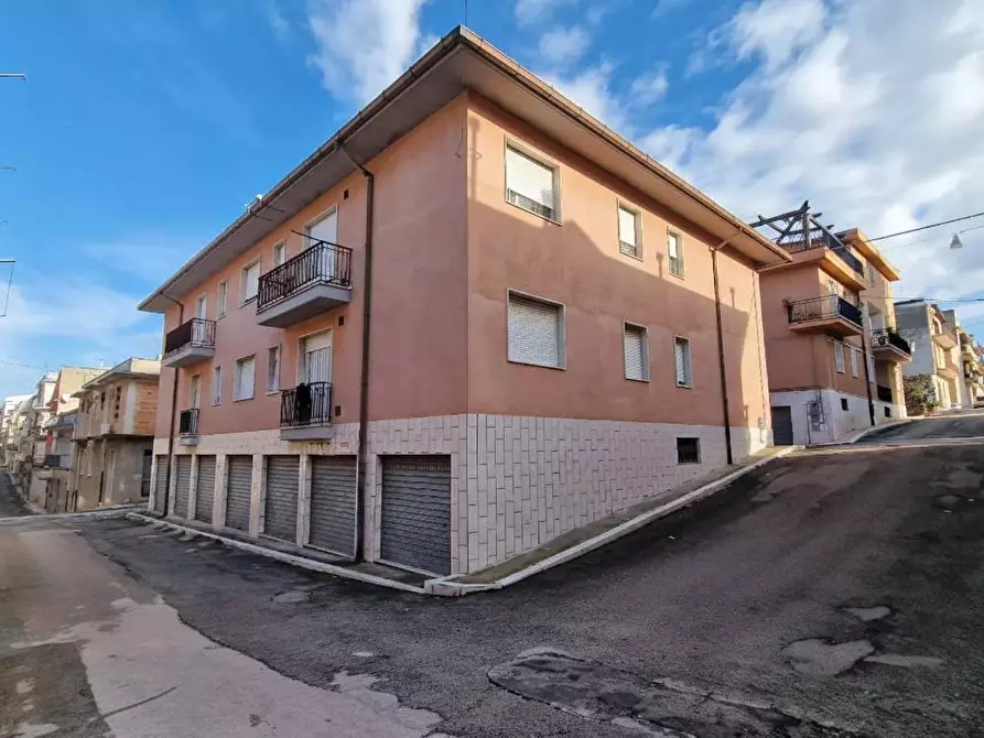 Immagine 1 di Box auto in vendita  in Via Michele Carvone snc a Sannicandro Garganico