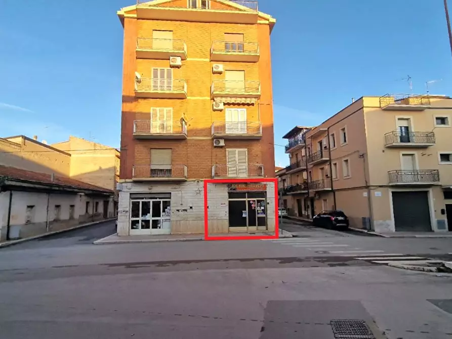 Immagine 1 di Locale commerciale in affitto  in Via Antonio Gramsci 260 a Sannicandro Garganico