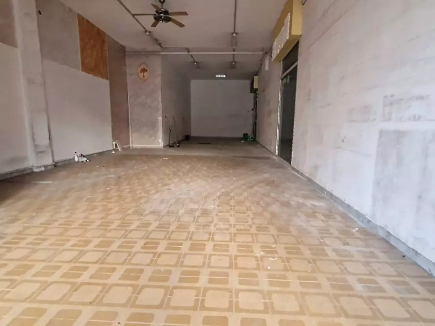 Immagine 8 di Locale commerciale in affitto  in Via Antonio Gramsci 260 a Sannicandro Garganico