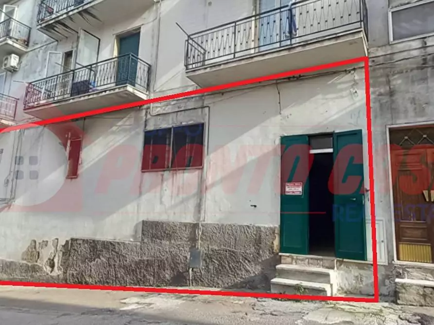 Immagine 1 di Locale commerciale in vendita  in Via PAPA GIOVANNI XXIII 3-5 a Cagnano Varano