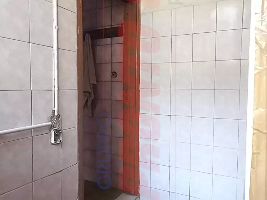 Immagine 8 di Locale commerciale in vendita  in Via PAPA GIOVANNI XXIII 3-5 a Cagnano Varano