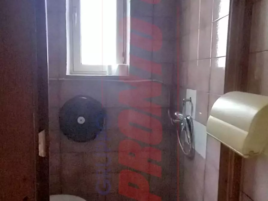 Immagine 12 di Locale commerciale in vendita  in Via PAPA GIOVANNI XXIII 3-5 a Cagnano Varano