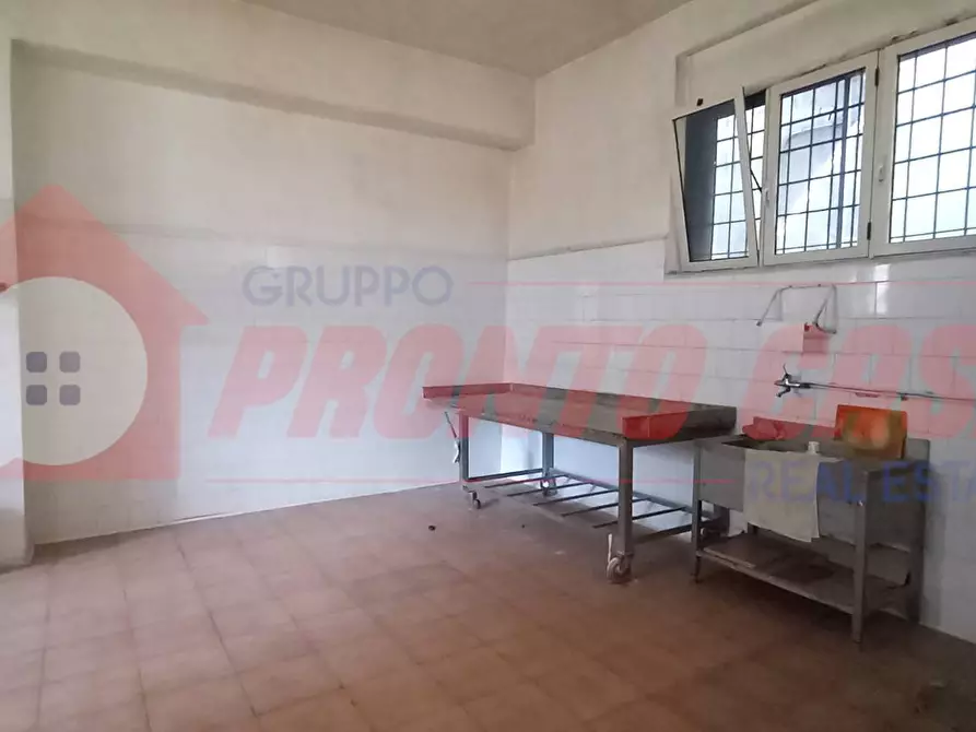 Immagine 13 di Locale commerciale in vendita  in Via PAPA GIOVANNI XXIII 3-5 a Cagnano Varano